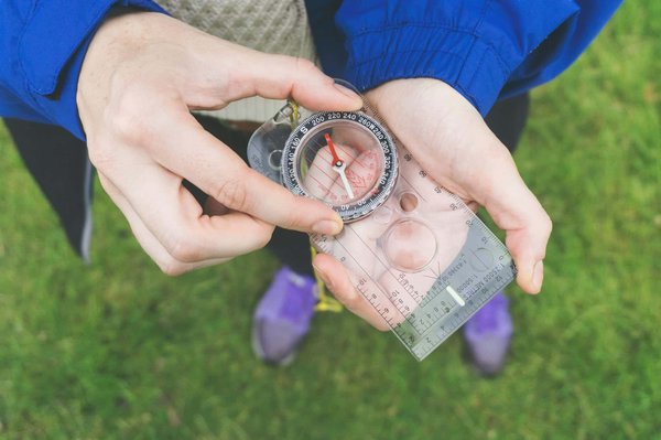 Comment explorer les plages secrètes de la région de l'Algarve, Portugal: itinéraires et conseils pratiques?